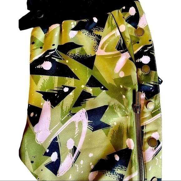 𝅺true RELIGION New With Tags WOMEN'S SNAP DETAIL CAMO JOGGERS SIZE MEDIUM - Picture 6 of 9